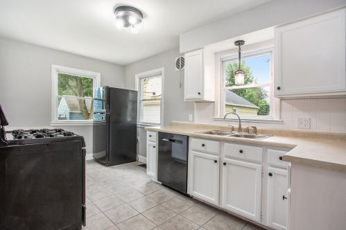 736 Cricklewood St, Wyoming MI exterior