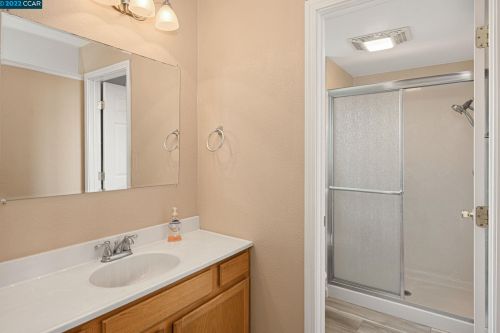 1519 Thornwood Dr, Concord CA 94521-1917 exterior