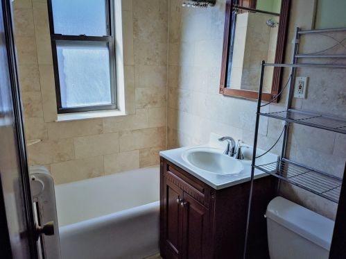 2421 Hollywood Ave, Chicago IL  60659-5107 exterior