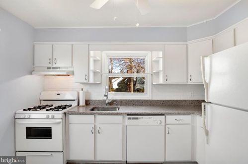 1323 Grandin Ave, Rockville MD 20851-1155 exterior