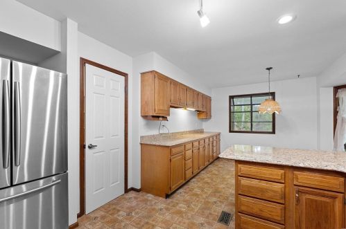 4607 Forest Valley Dr, Saint Louis MO 63128-3431 exterior