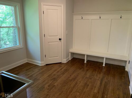 2565 Hawthorne Dr, Atlanta GA 30345-2039 exterior