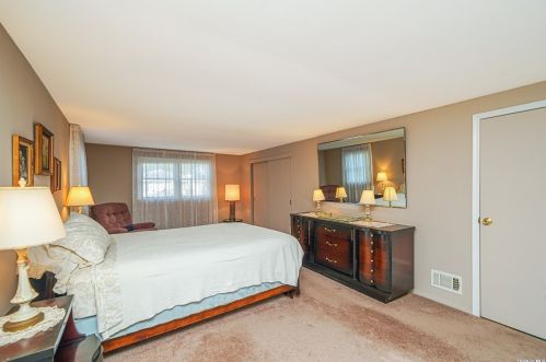 19 Sheldon Pl, Commack NY 11725-3237 exterior