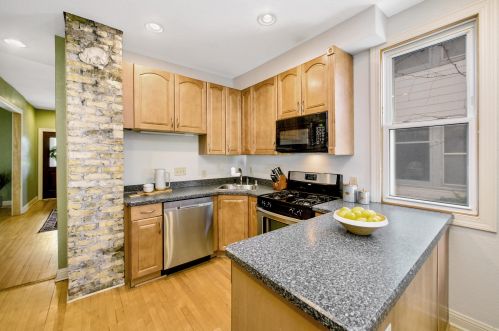 2732 Downer Ave, Milwaukee WI  53211-3753 exterior