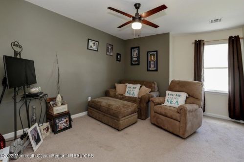 52 Pelican Dr, Berkeley Township NJ 08721-1654 exterior