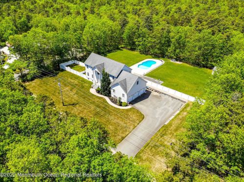 660 Berkeley Ave, Berkeley Township NJ 08721-3703 exterior