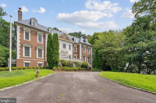 1015 Basil Rd, Mc Lean VA  22101-1819 exterior