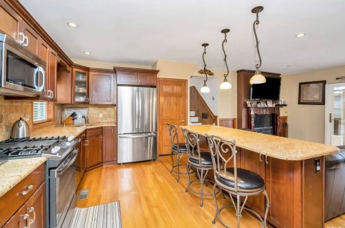 3 Lyons St, Huntington Station NY 11747-1000 exterior