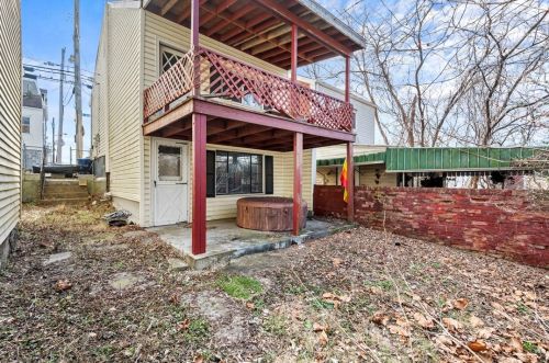 1322 Lowrie St, Pittsburgh PA 15212-4326 exterior