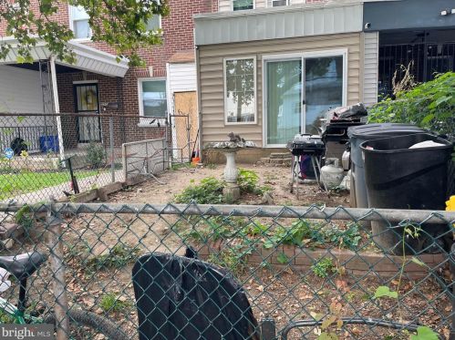 5838 3 St, Philadelphia PA 19106-1914 exterior