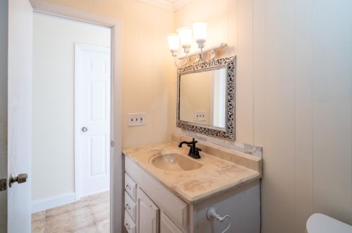 2410 Summit St, Fort Pierce FL  34984-5067 exterior