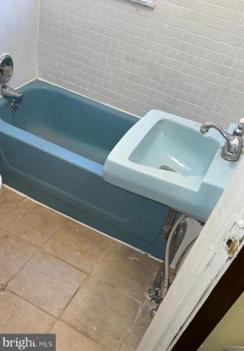 1223 Jackson St, Camden NJ 08104-3525 exterior