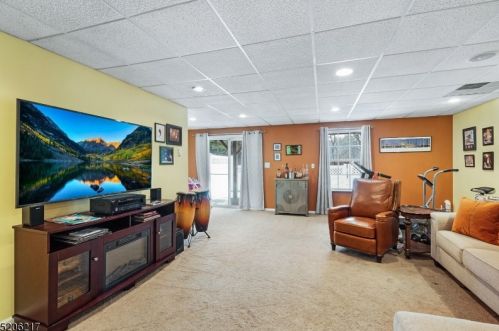 1502 Bayley Ct, Bridgewater NJ  08807-3553 exterior