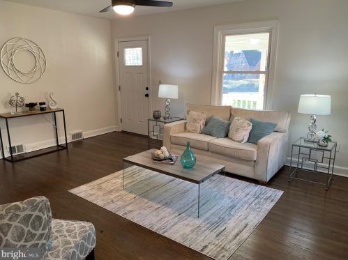 9407 Colesville Rd, Silver Spring MD 20901-4819 exterior