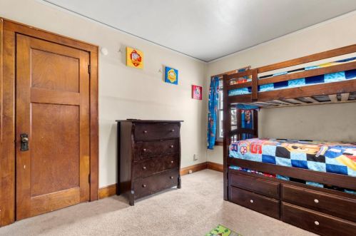 1332 Capitol Dr, Milwaukee WI  53211-1812 exterior