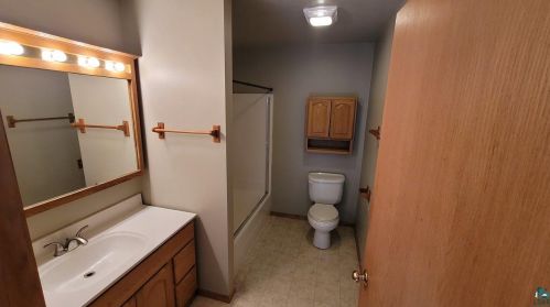 5015 Crosley Ave, Duluth MN 55804-1223 exterior