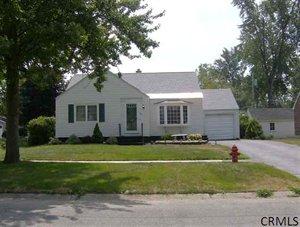 108 Eastholm Rd, Schenectady, NY 12304-1904