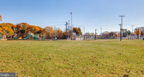 8349 Wessex Dr, Camden NJ 08109-3529 exterior