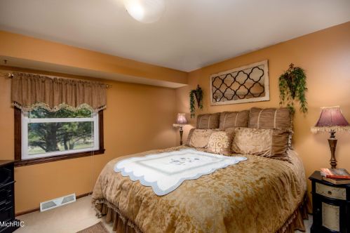 3653 108 St, Byron Township MI 49315-8705 exterior