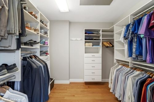 4425 Damen Ave, Chicago IL 60625-1701 exterior