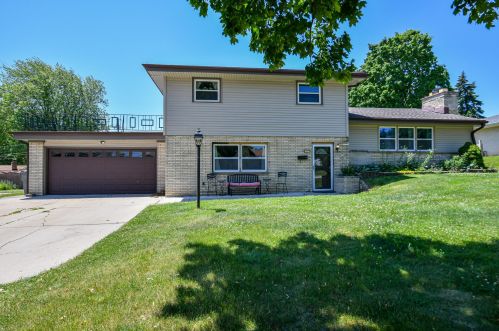 6037 22 St, Milwaukee WI 53233-1914 exterior