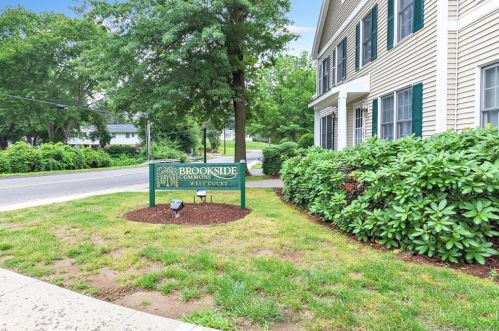 6 West Ct, Derby CT 06418-2643 exterior