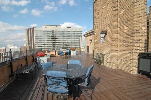 3500 Lake Shore Dr, Chicago IL  60657-1815 exterior