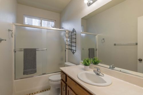 1222 Meredith Way, Folsom CA 95630-7325 exterior