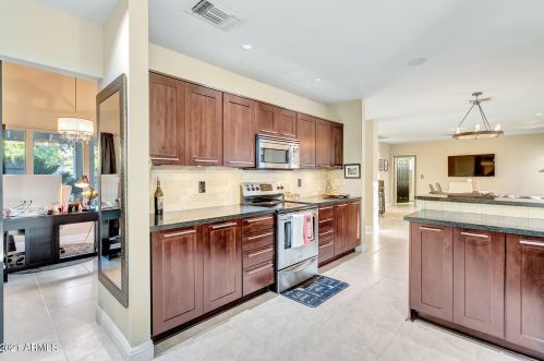 9242 34 Pl, Phoenix AZ 85028-4964 exterior