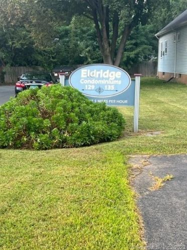 135 Eldridge St, Manchester CT 06040-5551 exterior
