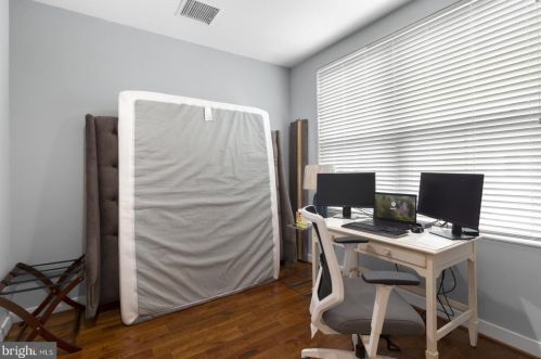 1421 5th St, Philadelphia PA  19147-0059 exterior