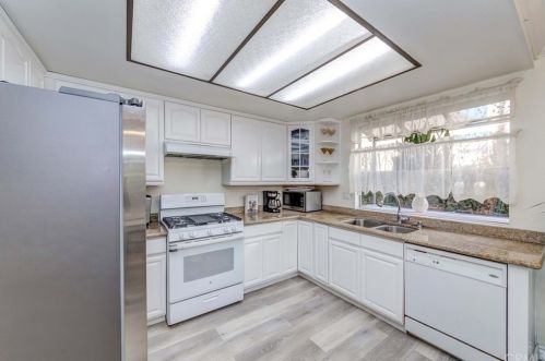 8636 Ramona St, Bellflower CA 90706-6320 exterior