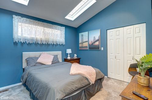 2743 Greenview Ave, Chicago IL 60657-4007 exterior