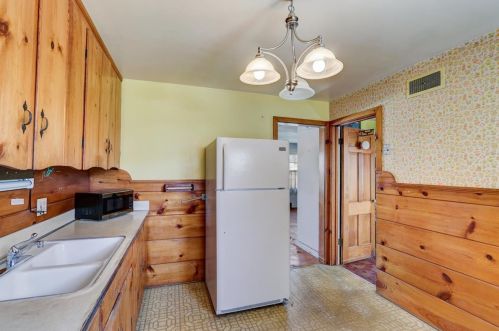 525 Ash St, Waukegan IL 60085-3928 exterior