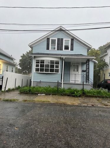 11 Kepler St, Providence, RI 02908-5340