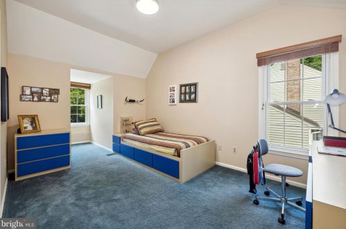 933 Willowleaf Way, Rockville MD 20854-2946 exterior