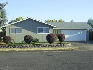 4558 Souza St, Eugene OR  97402-6121 exterior