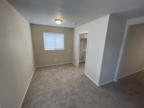 3613 Bob O Link Dr, Irving TX  75062-6827 exterior