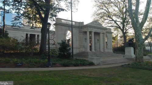 769 24 St, Philadelphia PA 19130-2539 exterior