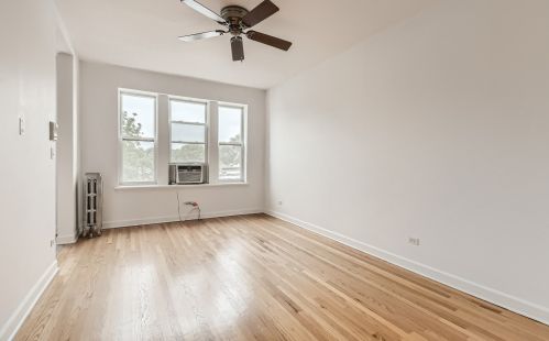 3238 Berteau Ave, Chicago, IL 60618-2347