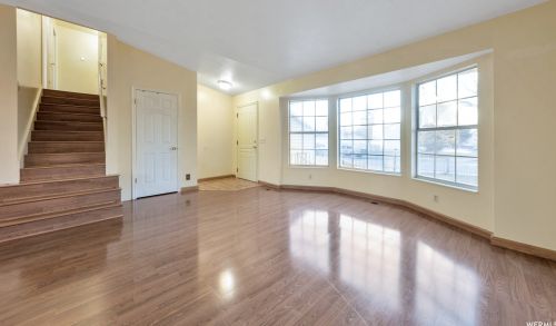 7529 Springbrook Dr, Taylorsville UT 84084-3654 exterior