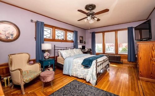 180 Wood Ave, Woonsocket RI 02895-2131 exterior