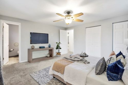 658 Presque Isle Dr, Pittsburgh PA  15239-2652 exterior