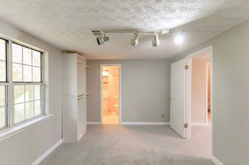 645 Lk Dr, Lithonia GA 30039-6634 exterior