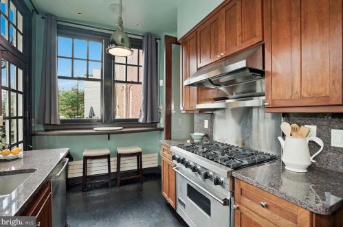 1406 Swann St, Washington DC  20009-3904 exterior