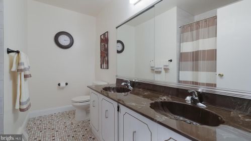 157 Pheasant Ln, Huntingdon Valley PA 19006-3105 exterior