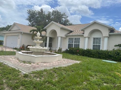 997 Curtis St, Fort Pierce FL  34983-1907 exterior