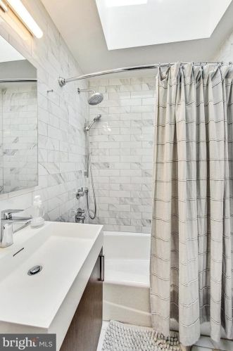 423 19 St, Washington DC 20002-4701 exterior