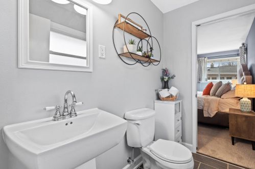 1015 121, Milwaukee WI 53226-3309 exterior