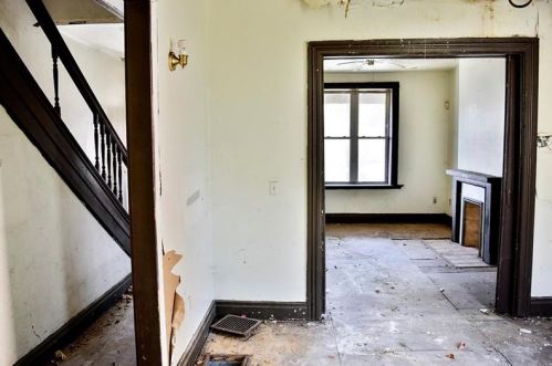 4821 Monongahela St, Pittsburgh PA 15207-1668 exterior